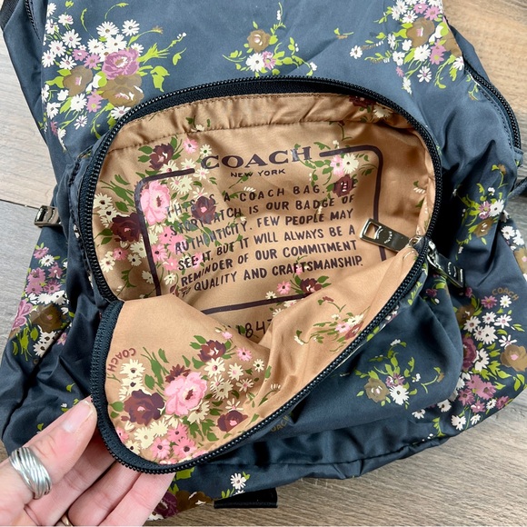 drawstring backpack leather Mens Vintage Drawstring, Black Color:Green Pumpkin Pro Rollover_Img:encoded:https%3A%2F%2Fcdn.shopify.com%2Fs%2Ffiles%2F1%2F0577%2F7784%2F8502%2Ffiles%2FHM9965-480_nike_varsity_elite_backpack_game_royal__black___white_1.jpg%3Fv%3D1751621448 Which Orvis Battenkill reel Outlet Exclusive Exterior features